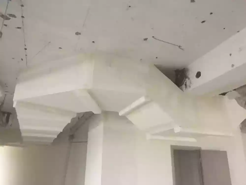 Gaine de désenfumage en staff installée — Auditorium de Clamart