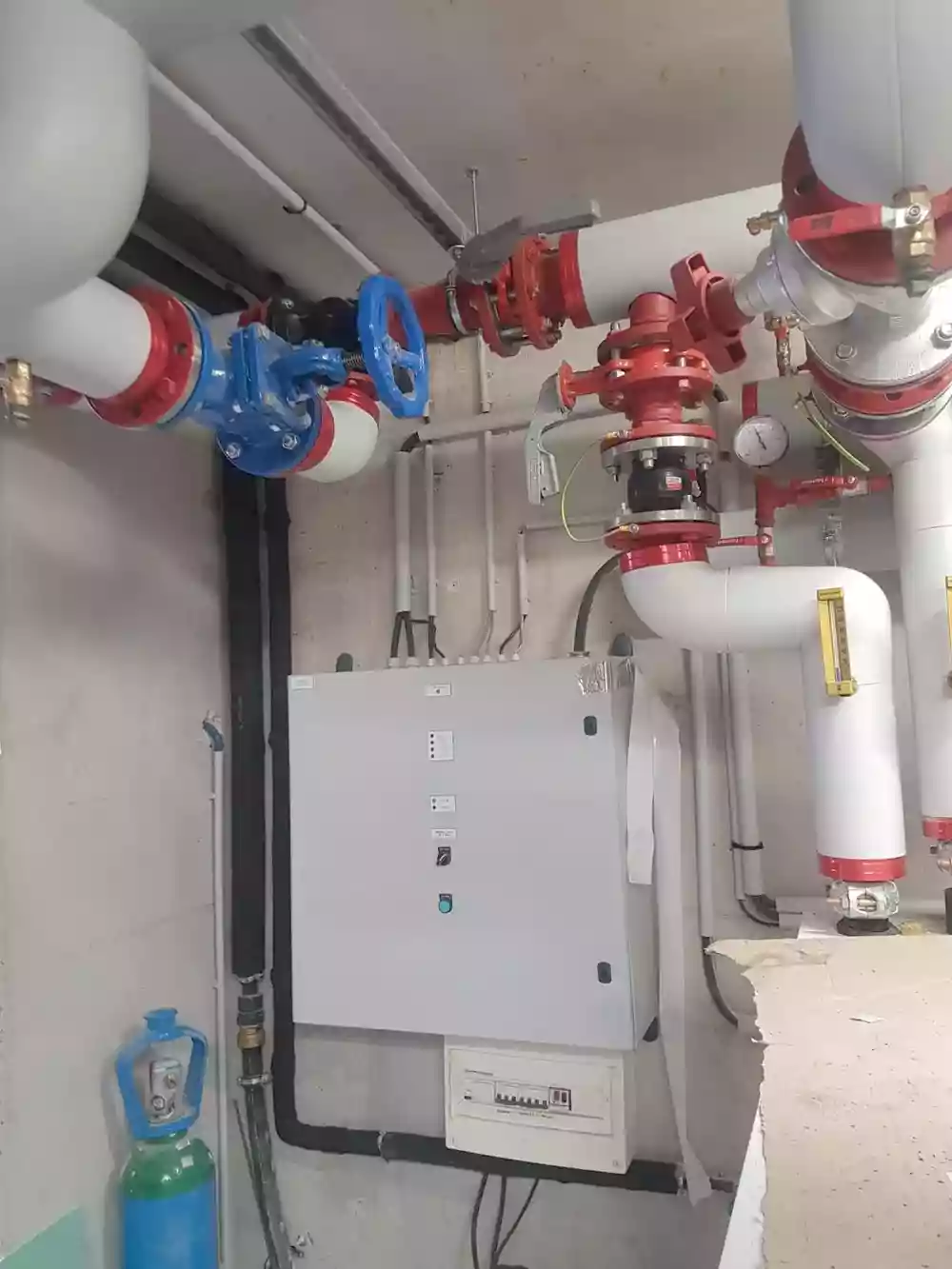 Calorifuge PVC et armoire électrique isolée — Médiathèque d'Avon