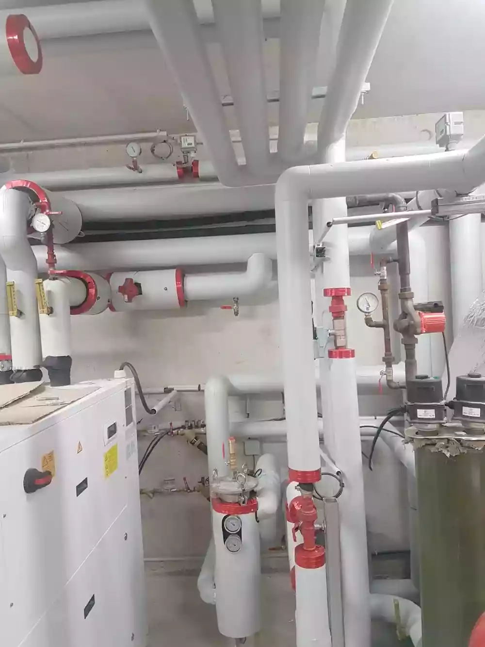 Réseau hydraulique calorifugé en PVC — Médiathèque d'Avon