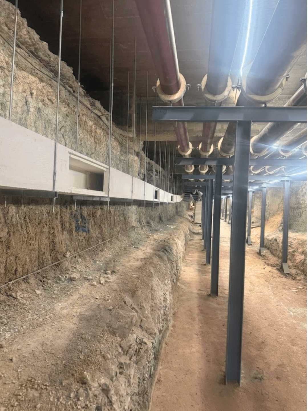 float-right Réseau de tuyauteries en sous-sol — déperditions thermiques bâtiment tertiaire