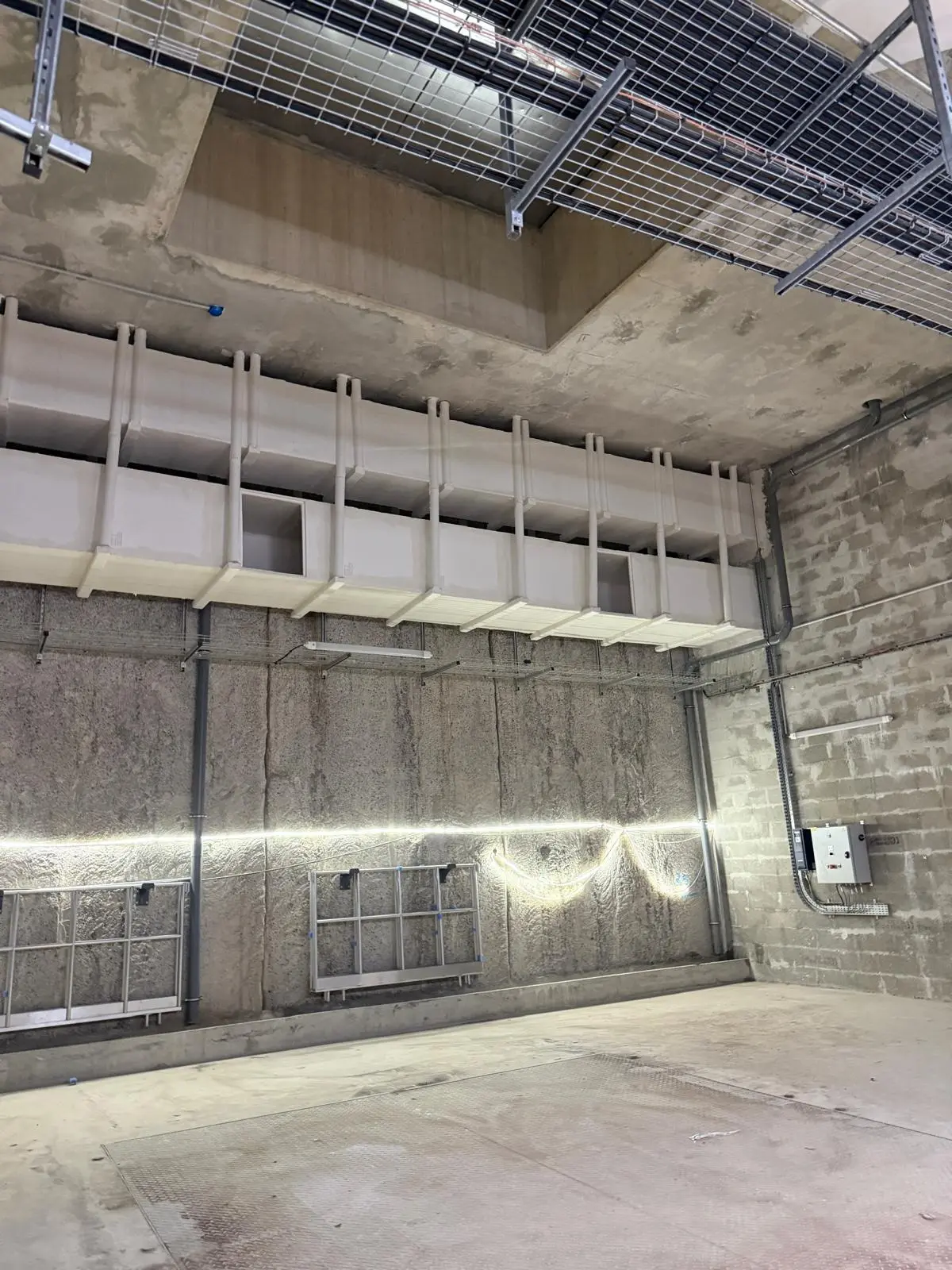 float-left Chantier de flocage coupe-feu sur la tour Pleyel