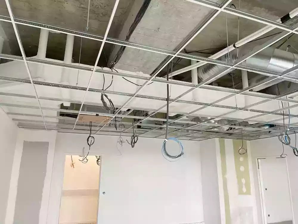 plafond installation réseau